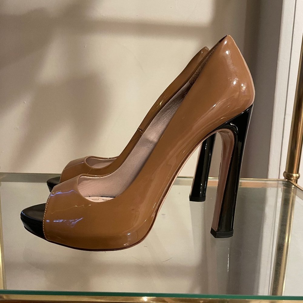 Miu Miu Two-tone Tan/Black Patent Leather Peep-Toe Platform Pumps